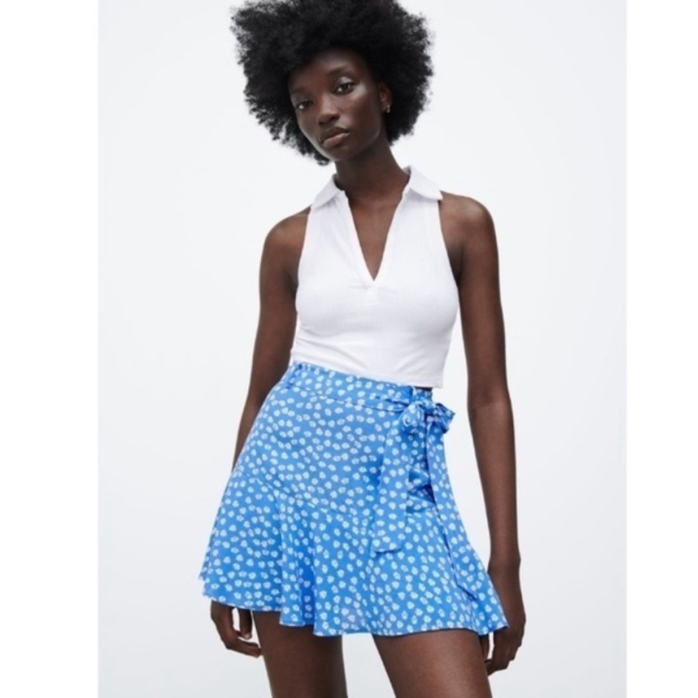NWT Zara Daisy Floral Belted Skirt - Baby Blue